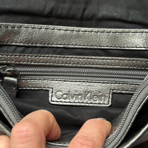 Beautiful Calvin Klein dark metallic silver crossbody  with hematite hardware - Picture 6 of 10